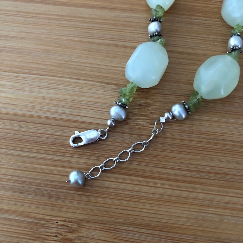 $62  Jade, Peridot & Pearl Estate Necklace  Sterling  Marked 925 - Picture 4 of 6
